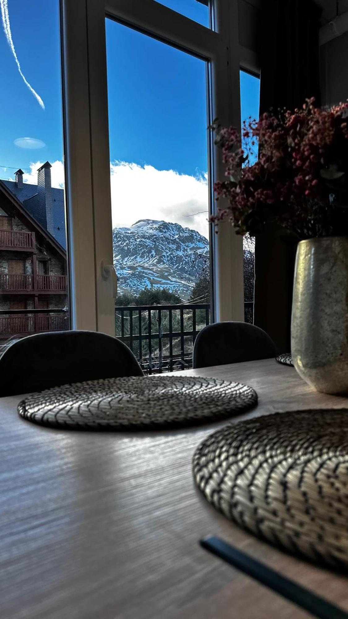 Precioso Apartamento Con Vistas A Pistas Y Garaje Формигал Екстериор снимка